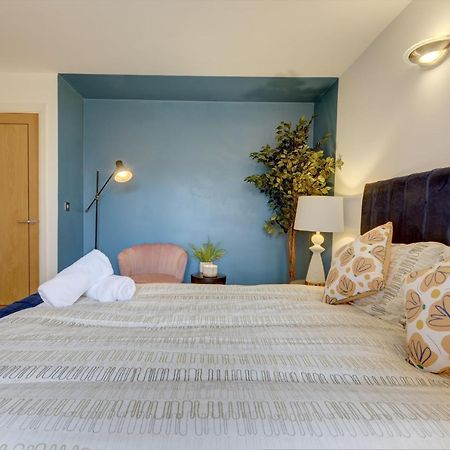 City Centre, 2 Bedroom, Secured Parking, 3 King Bed, Wifi Sleep 6 Guest Comfortable On Three King Size Beds, Jewellery Quarter , Birmingham City Centre , Allocated Secured Parking Zewnętrze zdjęcie