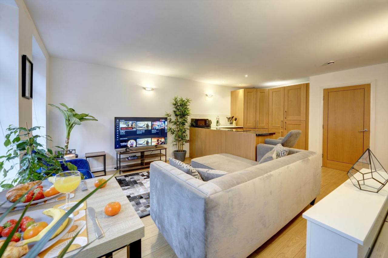 City Centre, 2 Bedroom, Secured Parking, 3 King Bed, Wifi Sleep 6 Guest Comfortable On Three King Size Beds, Jewellery Quarter , Birmingham City Centre , Allocated Secured Parking Zewnętrze zdjęcie