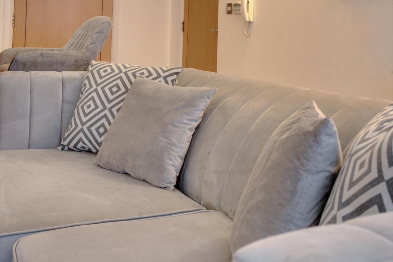 City Centre, 2 Bedroom, Secured Parking, 3 King Bed, Wifi Sleep 6 Guest Comfortable On Three King Size Beds, Jewellery Quarter , Birmingham City Centre , Allocated Secured Parking Zewnętrze zdjęcie