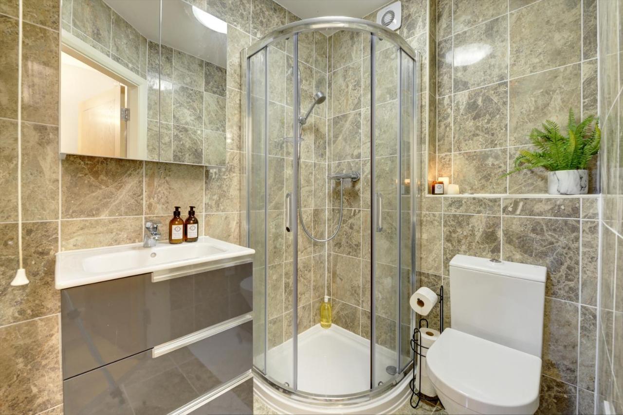 City Centre, 2 Bedroom, Secured Parking, 3 King Bed, Wifi Sleep 6 Guest Comfortable On Three King Size Beds, Jewellery Quarter , Birmingham City Centre , Allocated Secured Parking Zewnętrze zdjęcie