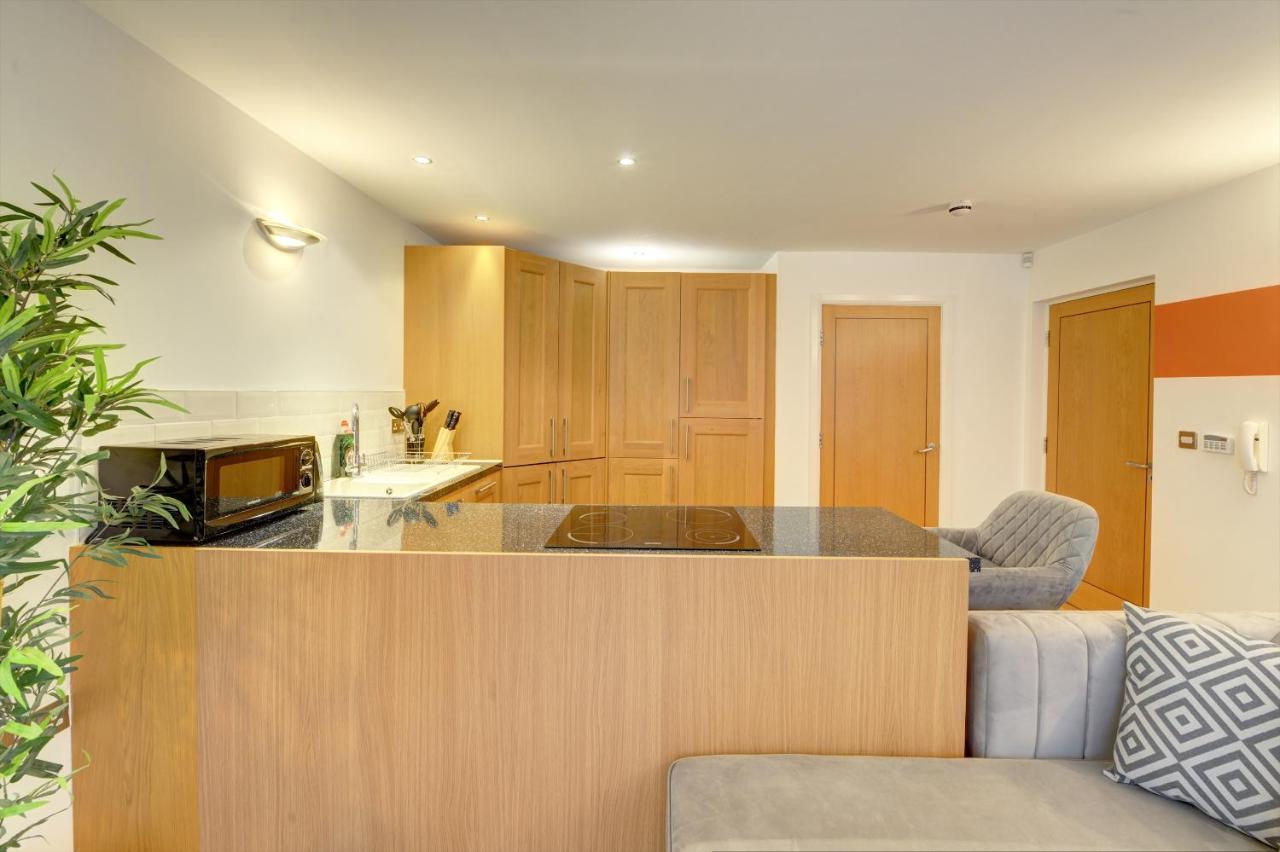 City Centre, 2 Bedroom, Secured Parking, 3 King Bed, Wifi Sleep 6 Guest Comfortable On Three King Size Beds, Jewellery Quarter , Birmingham City Centre , Allocated Secured Parking Zewnętrze zdjęcie