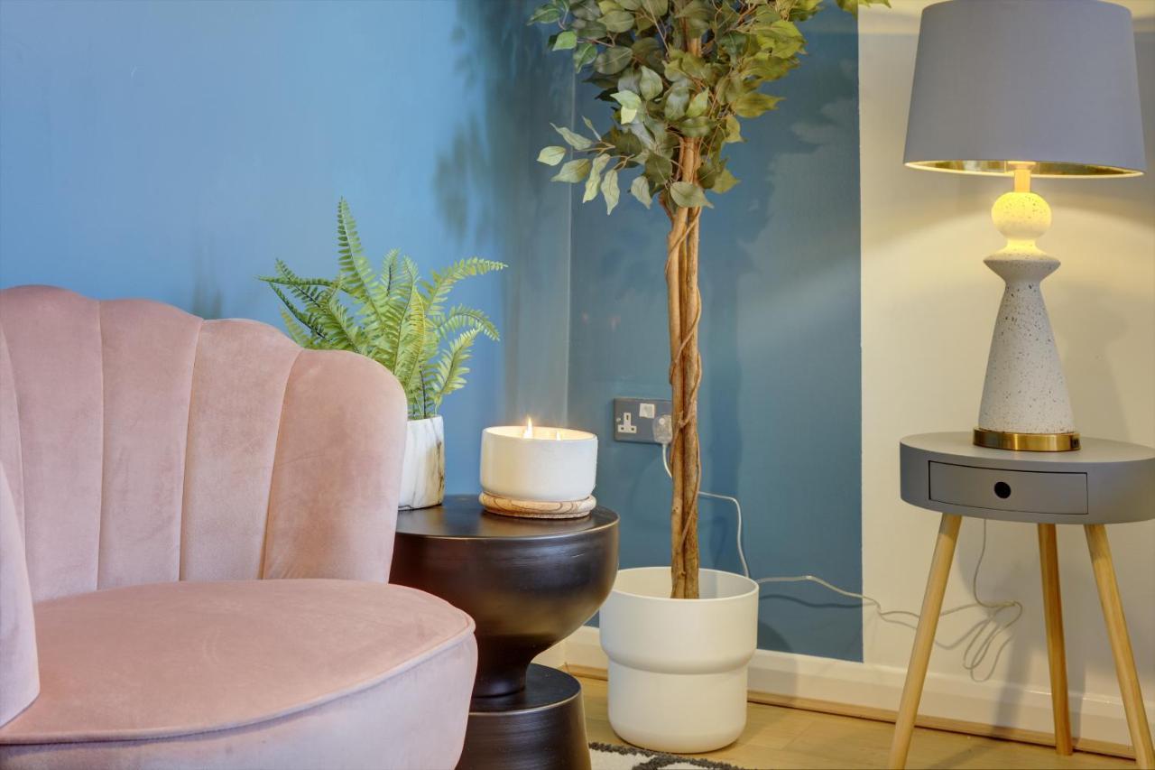 City Centre, 2 Bedroom, Secured Parking, 3 King Bed, Wifi Sleep 6 Guest Comfortable On Three King Size Beds, Jewellery Quarter , Birmingham City Centre , Allocated Secured Parking Zewnętrze zdjęcie