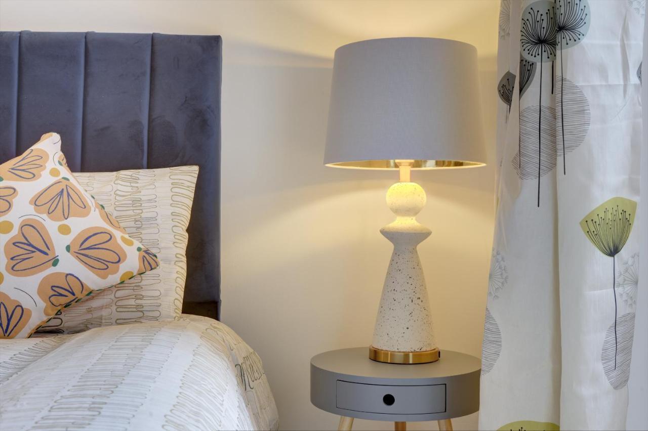 City Centre, 2 Bedroom, Secured Parking, 3 King Bed, Wifi Sleep 6 Guest Comfortable On Three King Size Beds, Jewellery Quarter , Birmingham City Centre , Allocated Secured Parking Zewnętrze zdjęcie